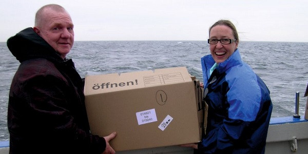Roel van der Heide and Darci Rush are ready to deploy the drifters (the box stayed on board).