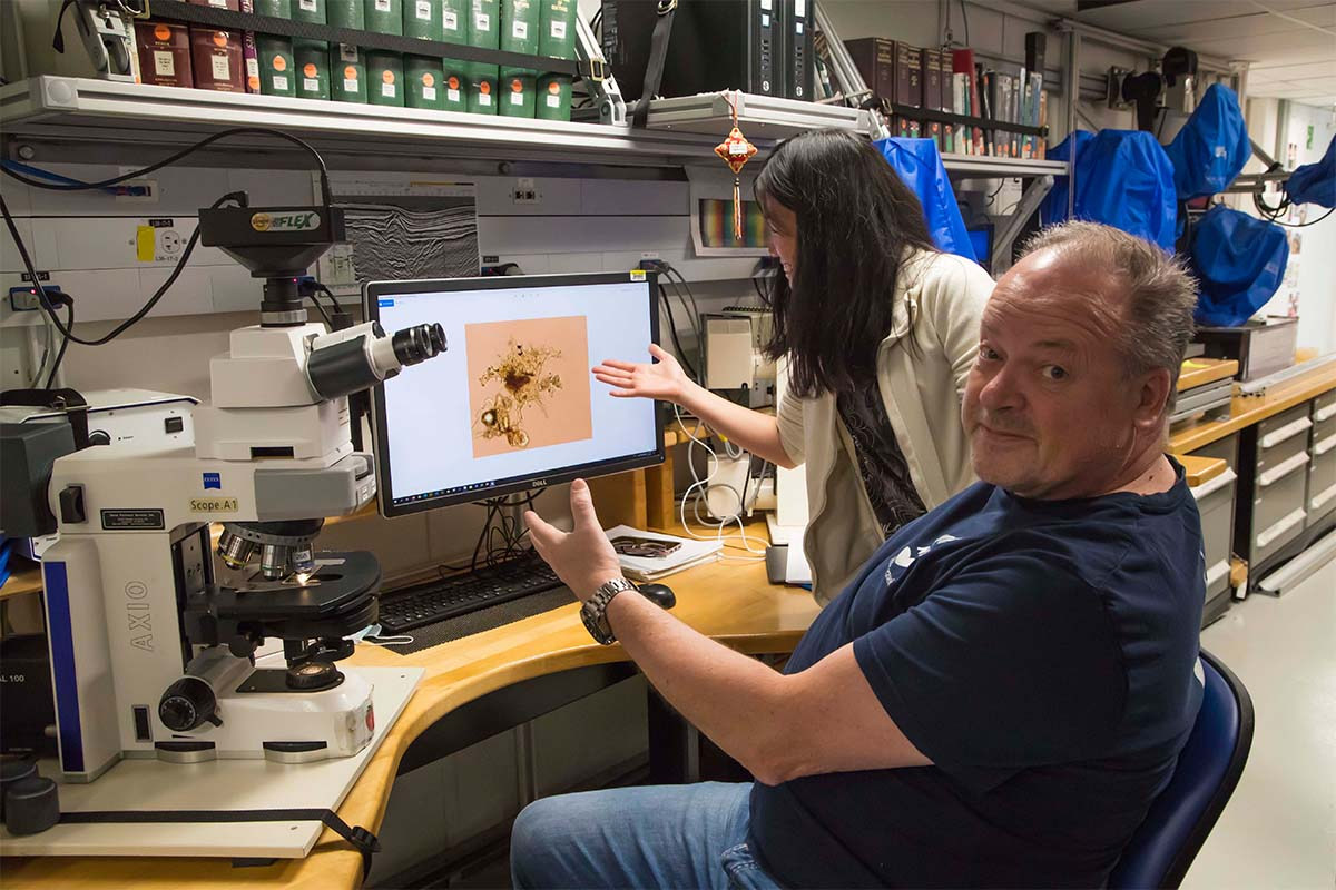 Photo: Sandra Herrmann, IODP JRSO 