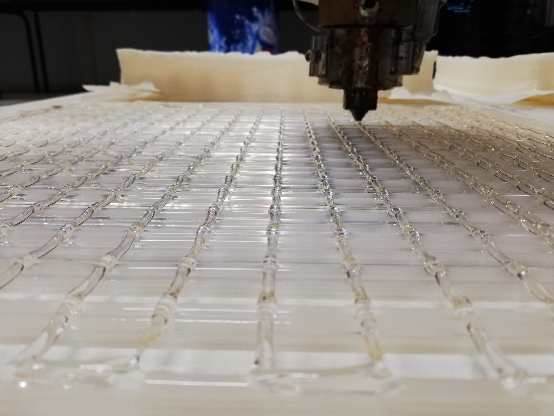 Industrial 3D printer prints biodegradable structures. Photo: R.J.M. Temmink 