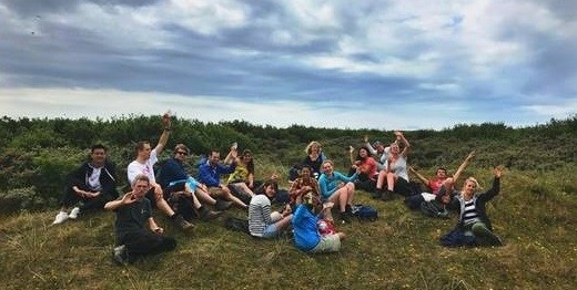 Group selfie in Loodsmansduin - cc-foto: Helena Klip