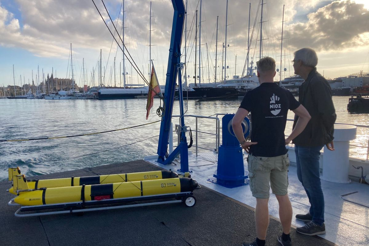 7 November: Good morning! We’re off again on the  SOCIB catamaran to begin the sea acceptance trials for the new  ocean gliders.