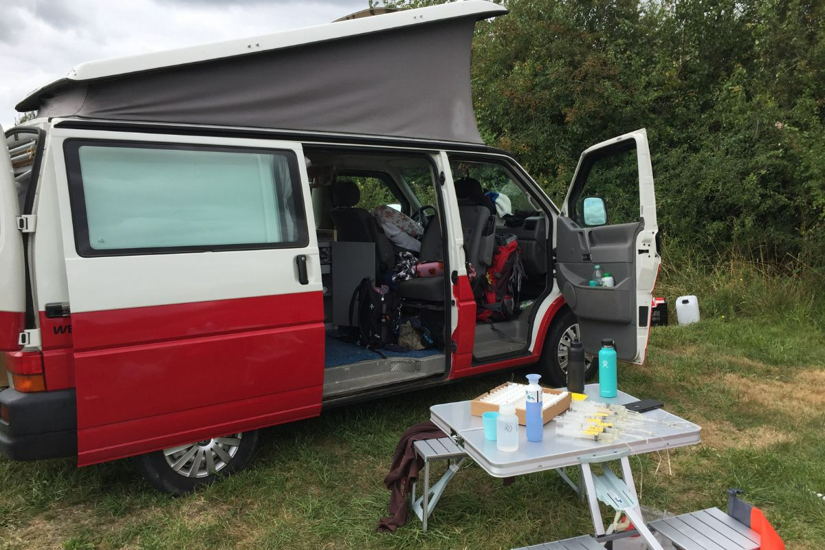 Setting up at the campsite during field survey along the European coast. Clea van de Ven