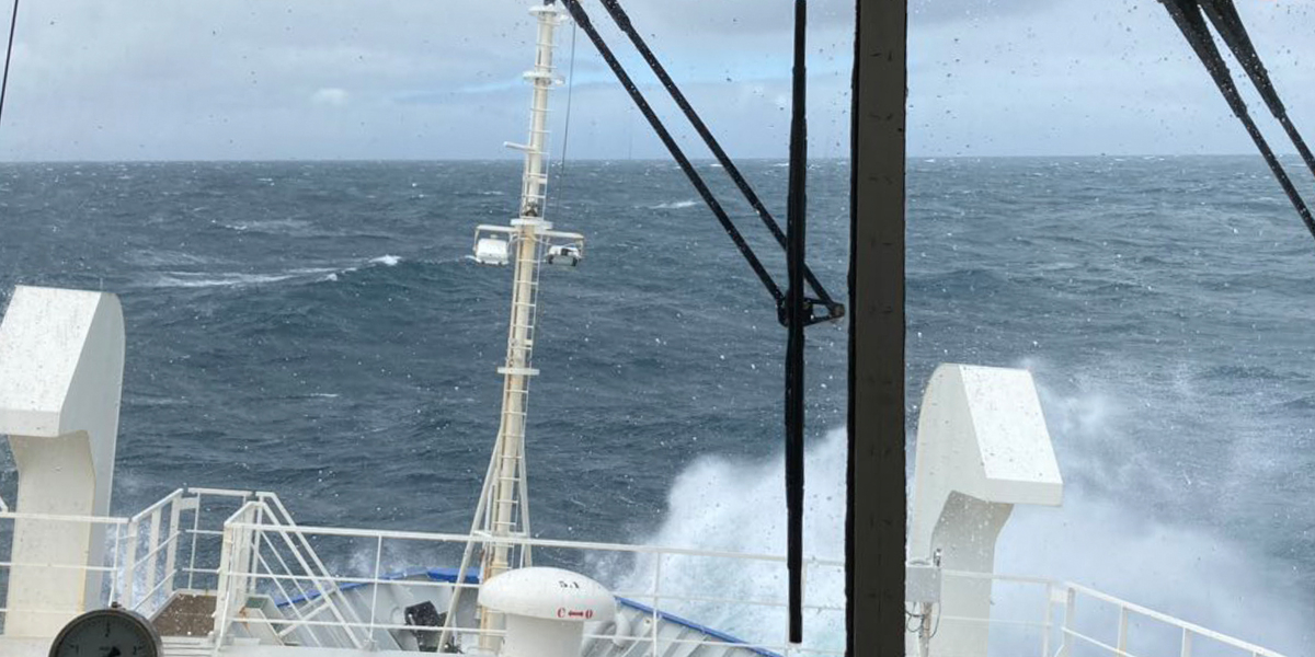 RV Pelagia steaming at 8 Bfrt and 5 knots in North Atlantic