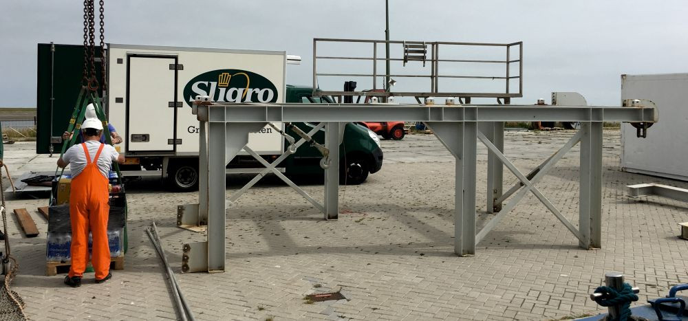 Getting supply at the NIOZ port on Texel