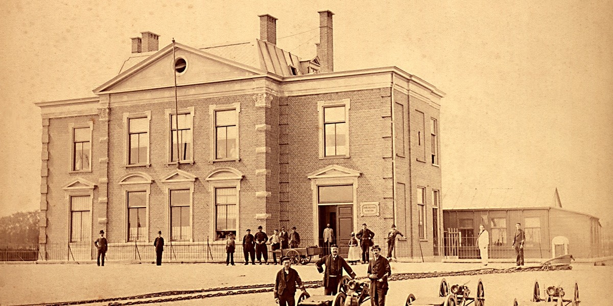 The Zoological station in Den Helder during its opening ceremony in 1890. The stone with its name is now immured in the wall near the entrance of NIOZ Texel.