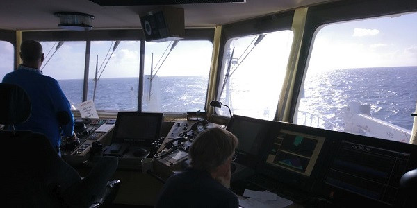 Henk and John look for bubbles using the multibeam.