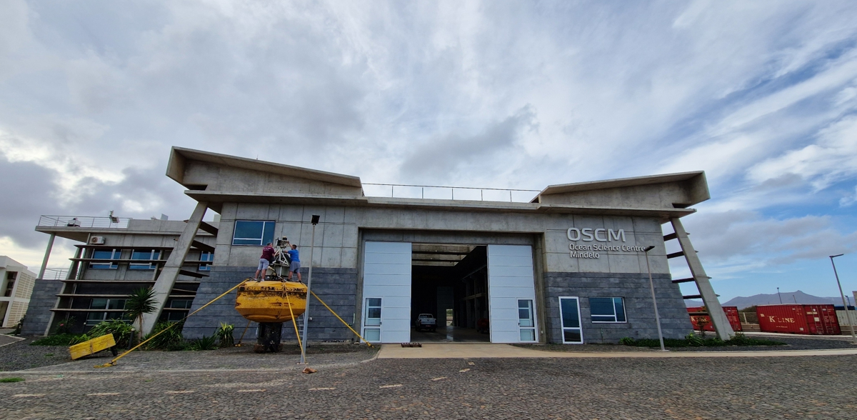 Time to harvest buoy Carmen at the OSCM