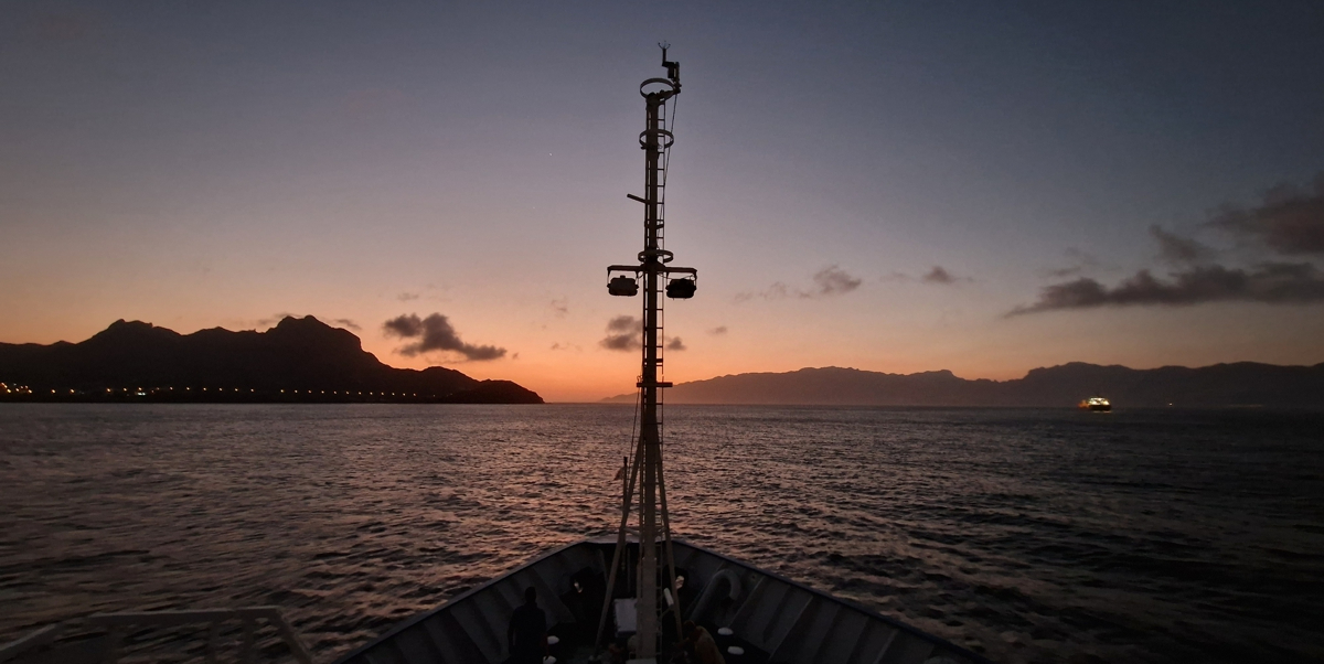 RV Pelagia leaving Mindelo and sailing towards the sunset