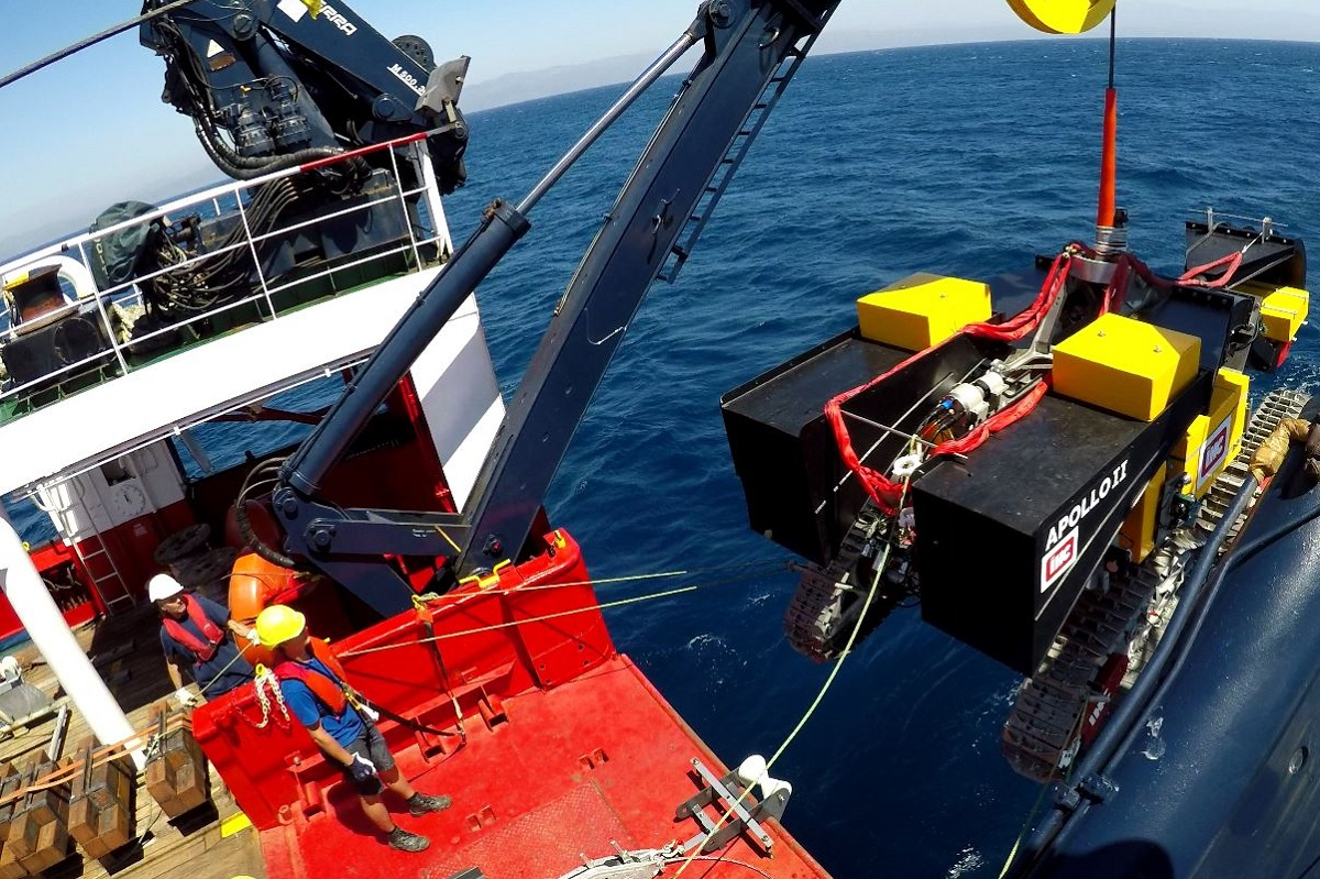 Mining crawler Apollo II deployed from RV Sarmiento de Gamboa during first field trial