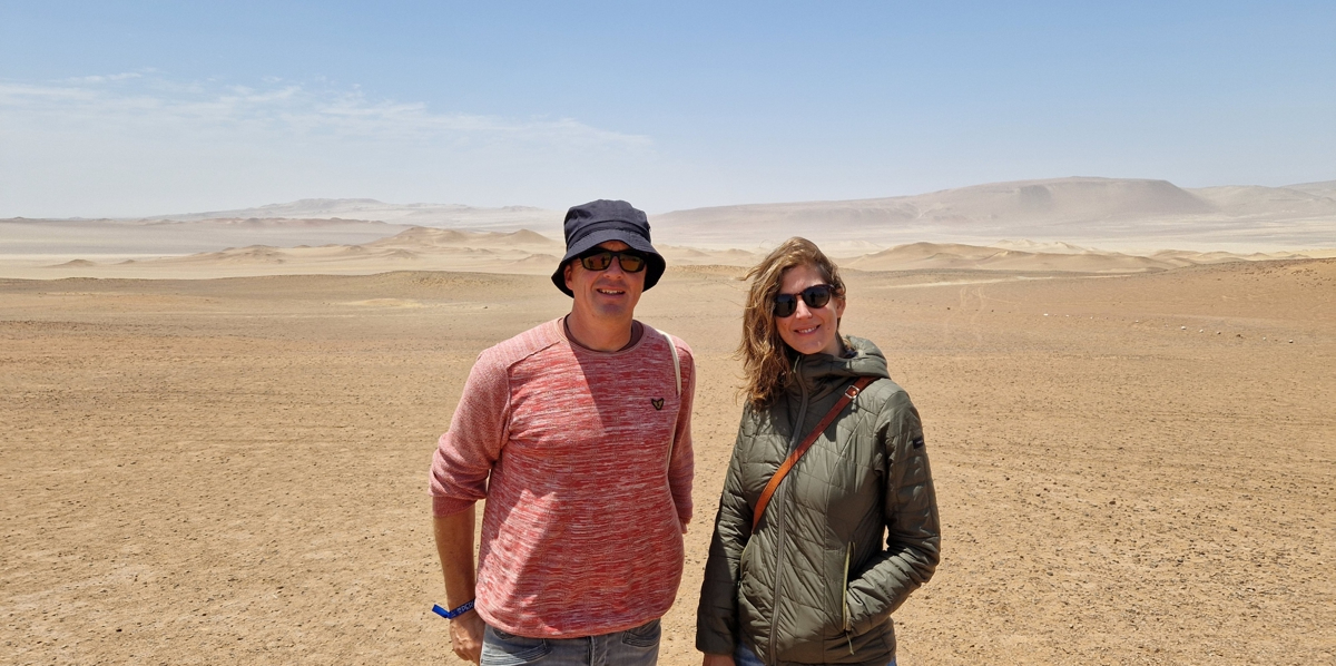 Catarina and Jan-Berend in the Paracas Desert