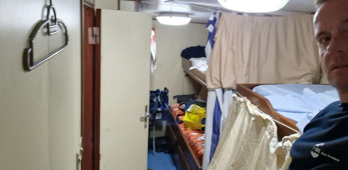 Peek into the cosey and well-climatised 4-bunk cabin