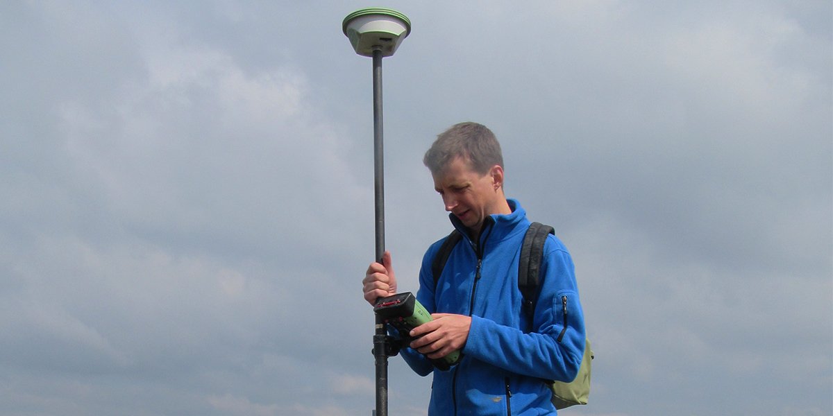 Van de Vijsel performing field measurements on a tidal flat.