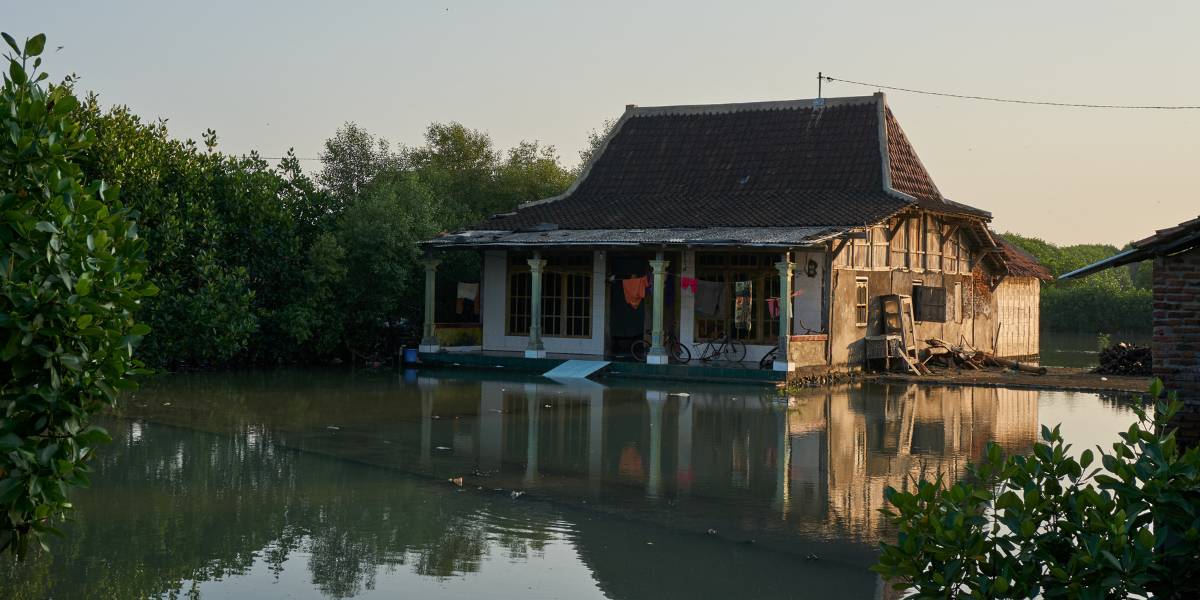 Relative Sea Level Rise causes regular floods along the north coast of Java, Indonesia. Credits: Silke Tas.