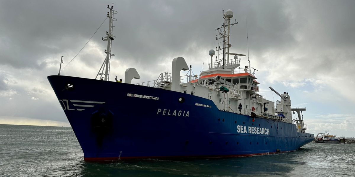 RV Pelagia leaving from the NIOZ harbour, Texel for the 'Methane emission in the North Sea II' cruise