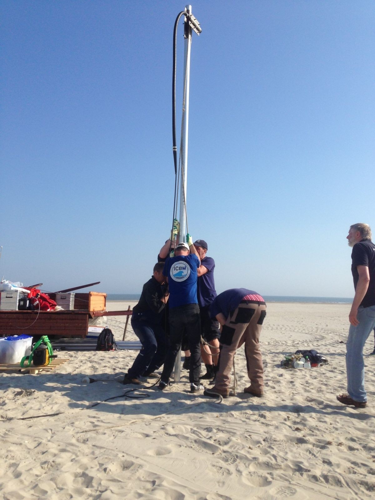 Sampling activities at Spiekeroog beach (© O. Zielinski). 