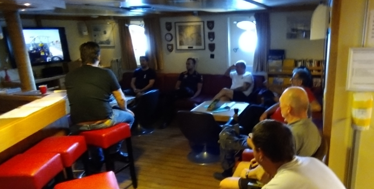 Toolbox meeting in the lounge of RV Pelagia