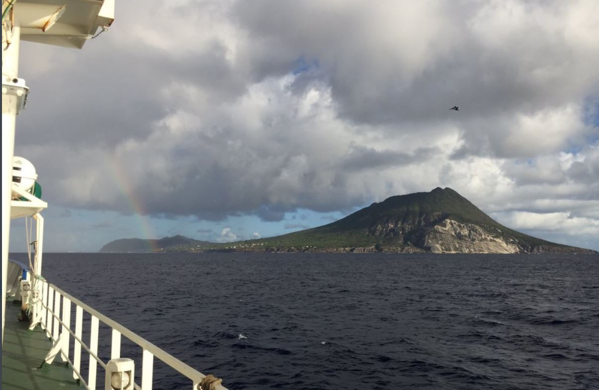 Arrival at Statia with rainbow, photo: Matthew Humphreys