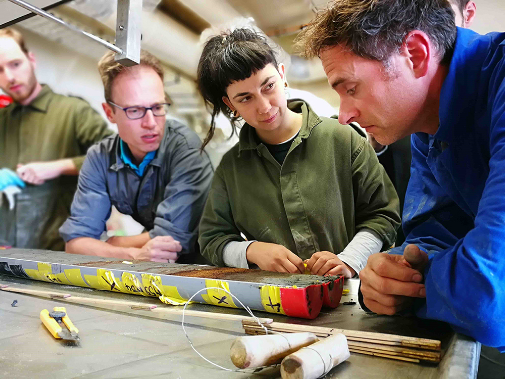 Researchers evaluate a sediment core taken on one of our hotspots in the North Sea. Photo: Sylvia Walter.