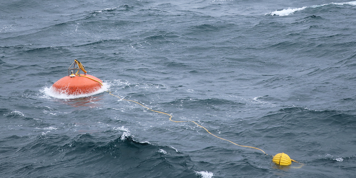 Surface buoy floating at the surface. Photo: Furu Mienis