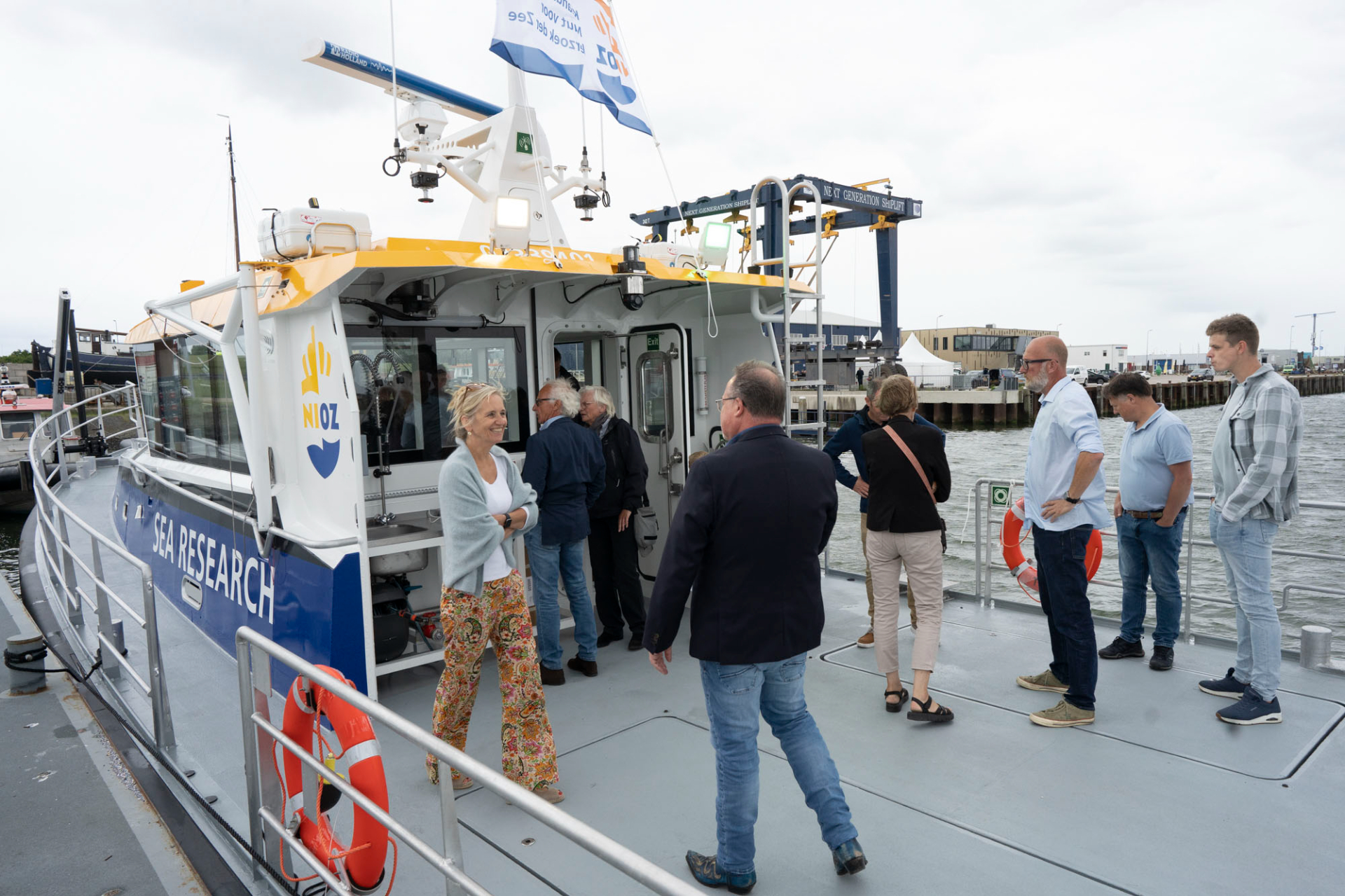 Na de doopceremonie konden gasten het schip bewonderen. Foto: Aernout Steegstra | Rudie Wiersma Fotografie