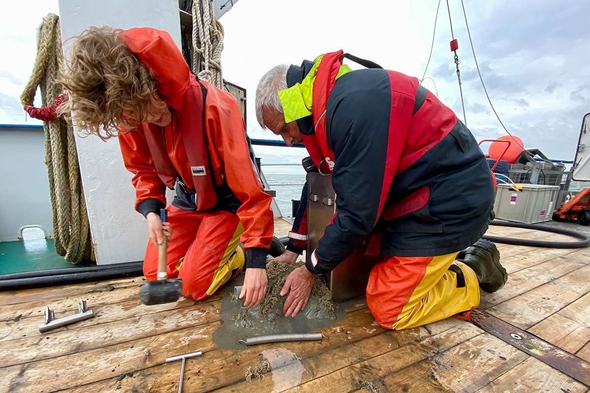 Taking an OSL sample. Photo: Tjitske Kooistra