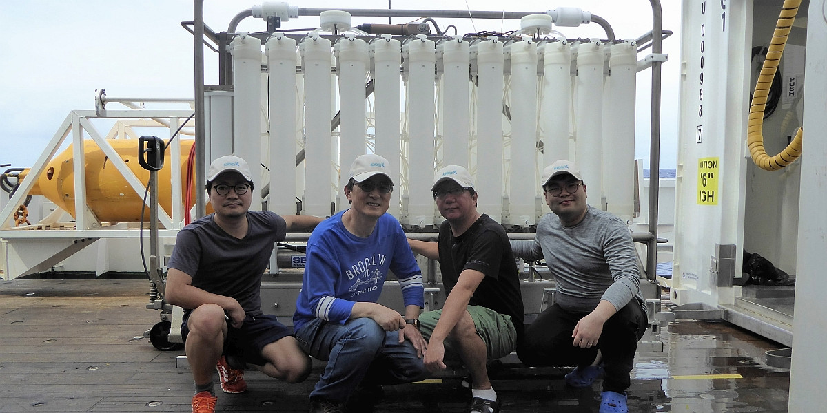 The KIOST team that undertook the sea-acceptance test. (Photo NIOZ)