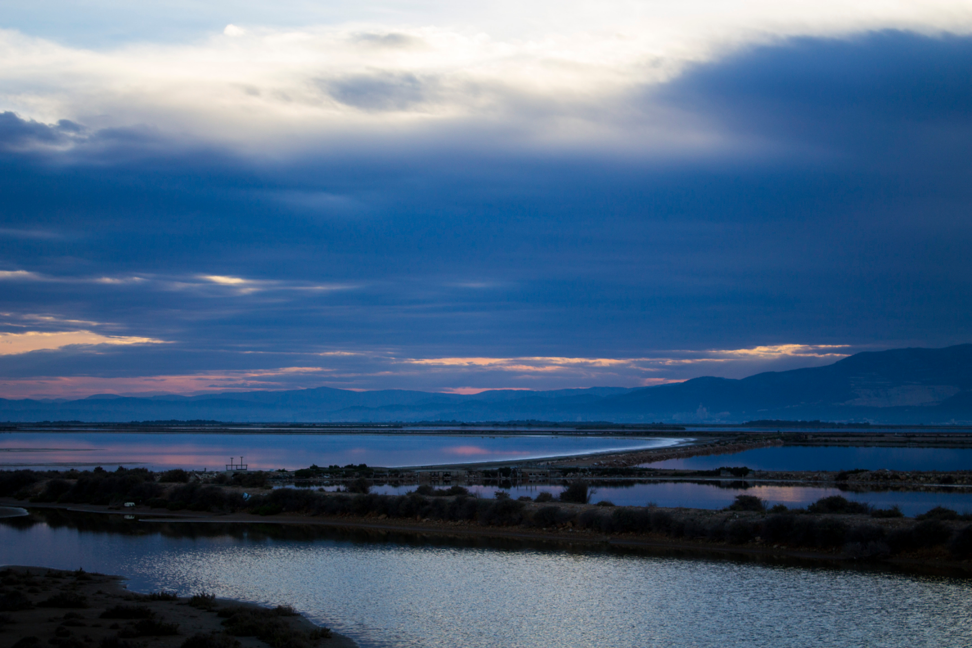 Punta de la Banya in the Ebro Delta. This may have been about the view (with the sunset behind the mountains) that Ravi had when he arrived here yesterday evening. Photographer: Xavier Grané Feliu. 