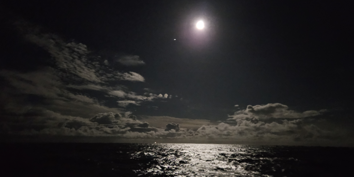 Night view from the RV Pelagia during the expedition. Credits: Noortje Versteijlen