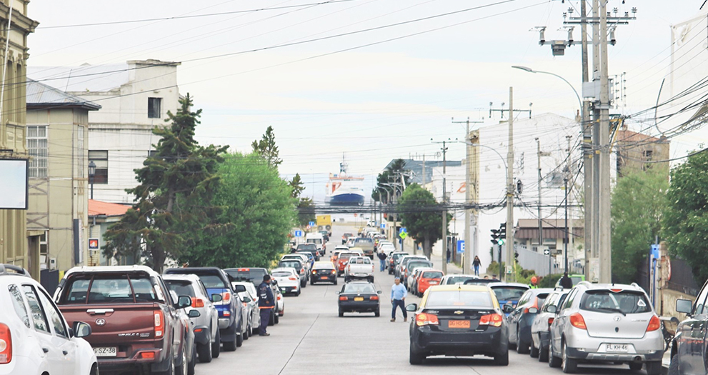 A view at Polarstern from the streets of Punta Arenas (Chile). Photo: Rob Middag.