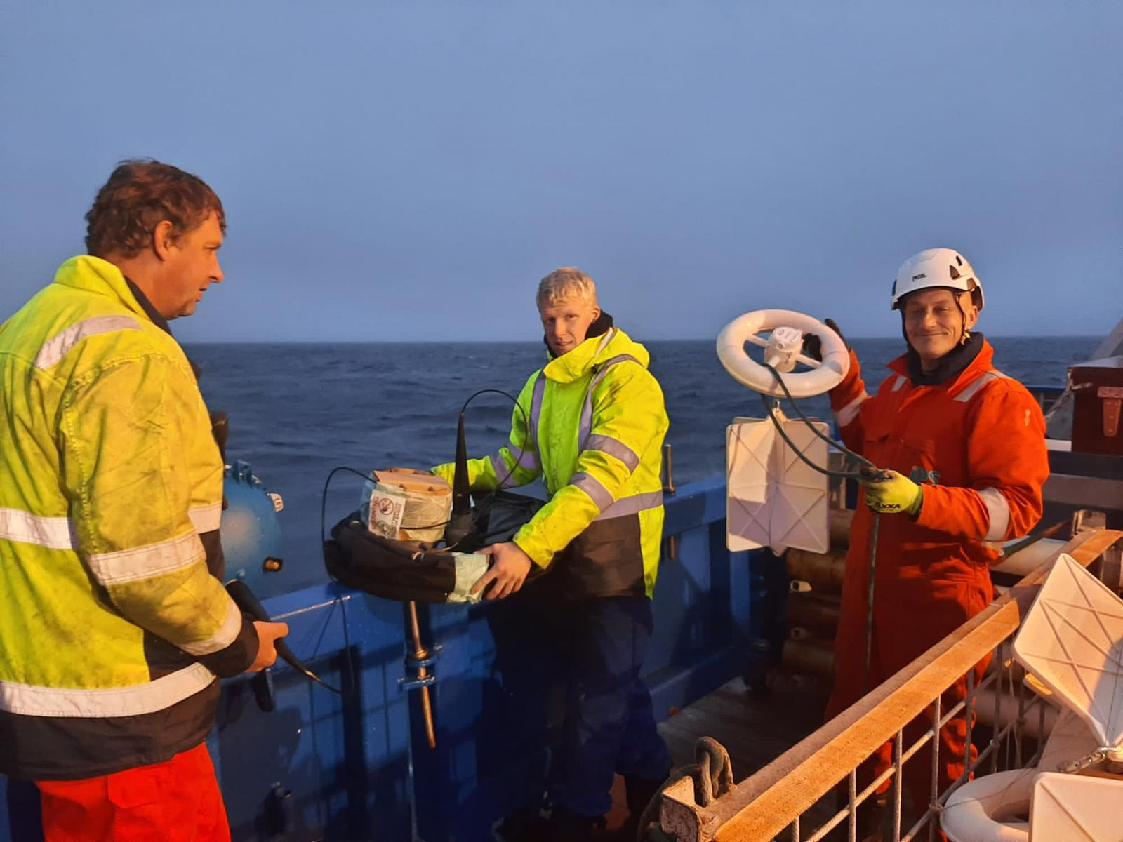 On 27 July the first drifters were deployed for the research of NIOZ scientist Femke de Jong