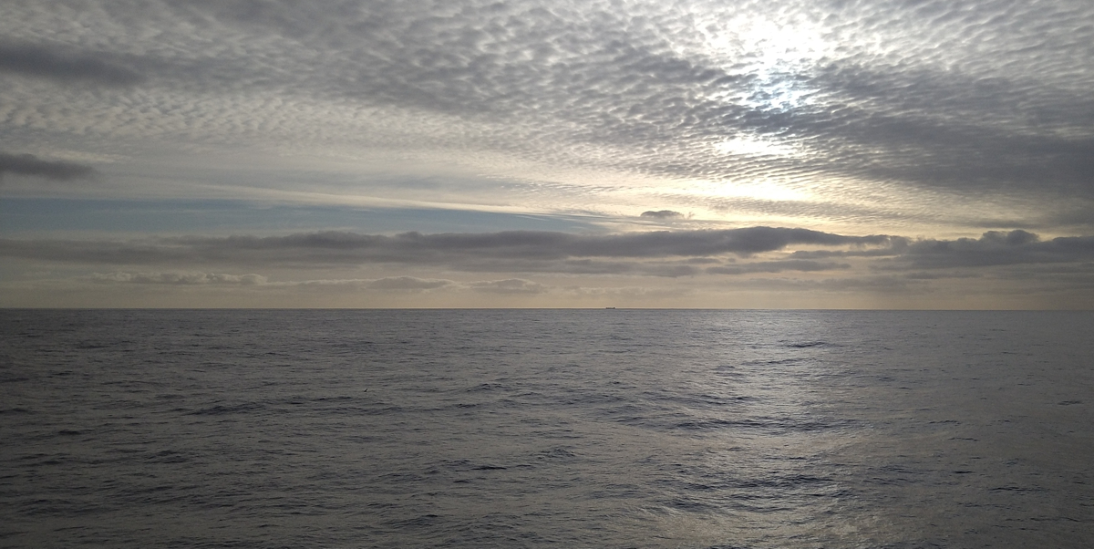 Nice and calm weather in the northern Bay of Biscay