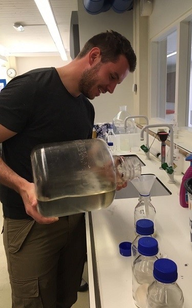 Alan from France doing some prep work in the NIOZ microbiology lab. 
