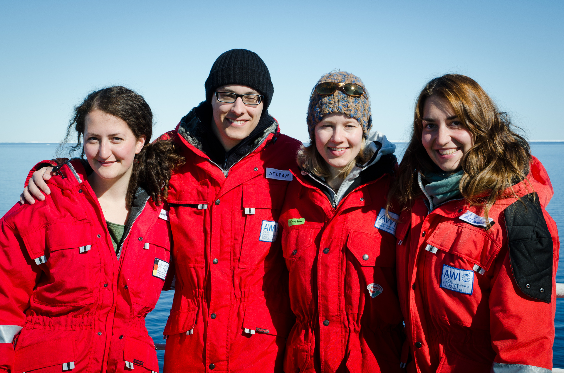 The “Benthic Microbiology”-team on Polarstern expedition PS85 to the Arctic long-term observatory HAUSGARTEN. Josephine Rapp, Christina Bienhol and Katy Hoffmann are co-authors of the study, Stefan Becker (left) supported the sampling. (© S. Becker)