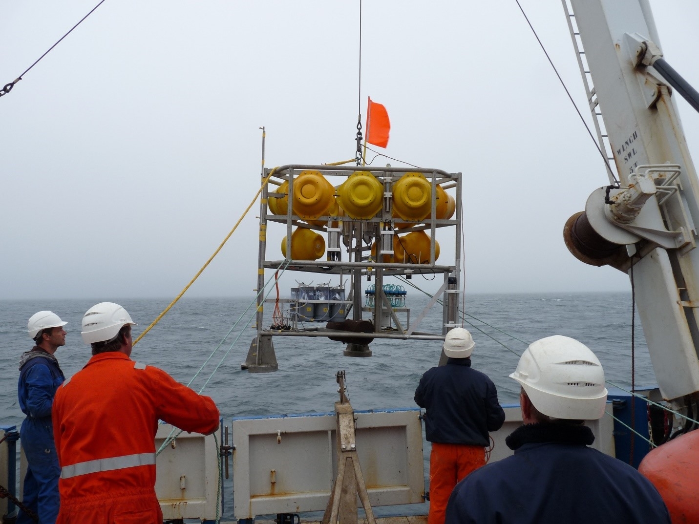 Deployment of a bottom lander equipped with particle pumps, turbidity meters and a current profiler (© Furu Mienis, NIOZ).