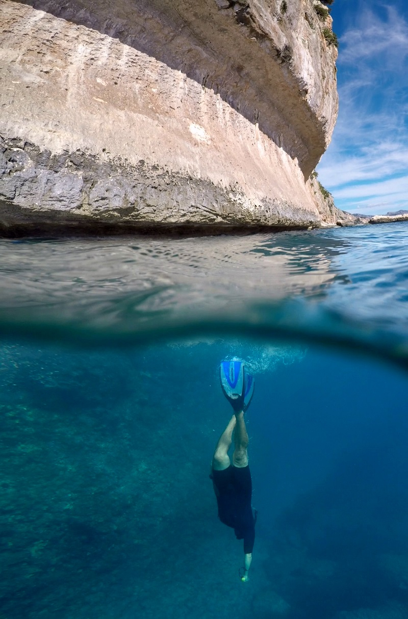 Diver: Paolo Stocchi, NIOZ Credits: Nicolas Georgiou, Patras University, Greece