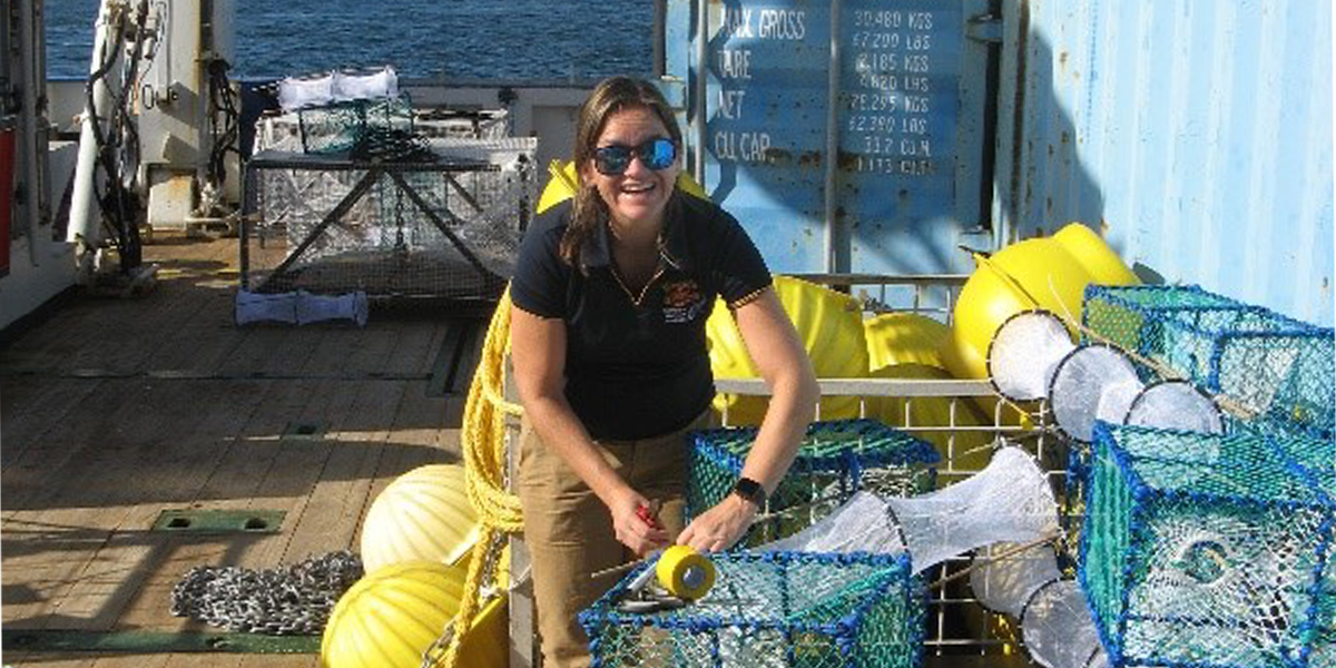 Marjolijn is assembling all the nets in beautiful sunny weather