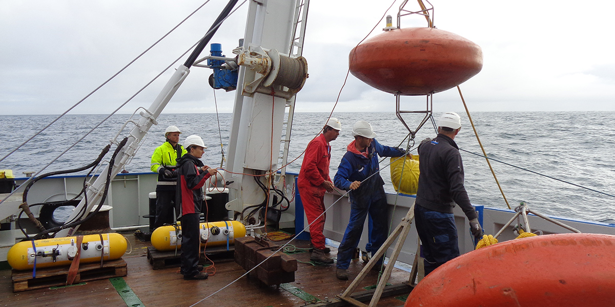 Mooring deployment in June 2019, Photo: NIOZ