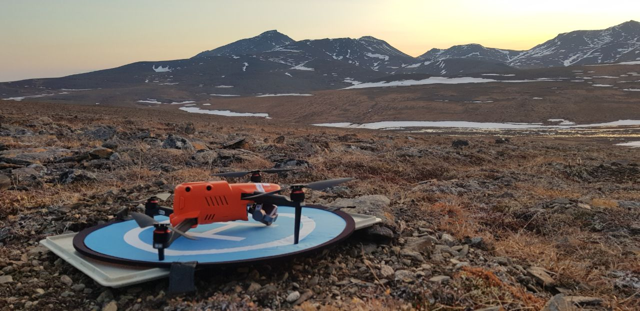 Using the drone for calibration. Photo: Clazina Kwakernaak