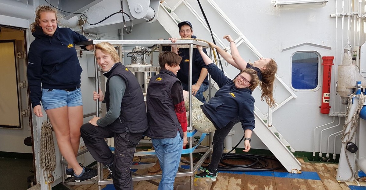 The young crew: Bastiaan von Meijenfeldt, Ella Wesdorp, Christine Boschman, Kirsten Kooijman, Sven Pont & Tessa de Bruin. Foto: Corina Bussaard