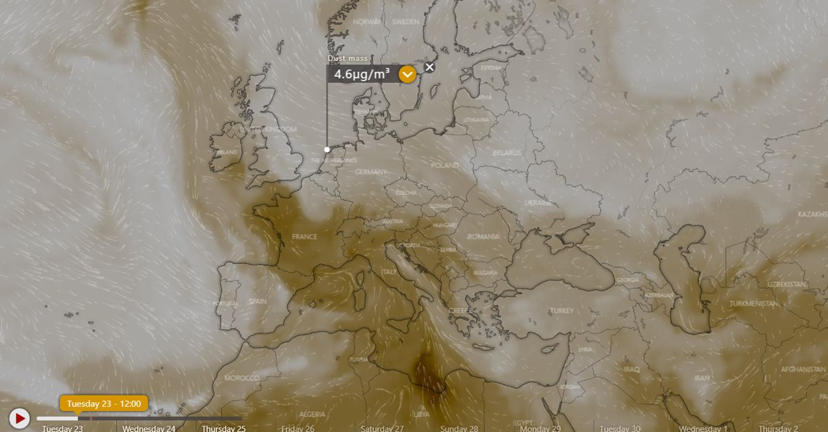 Windy.com projection of dust particles blowing towards Europe