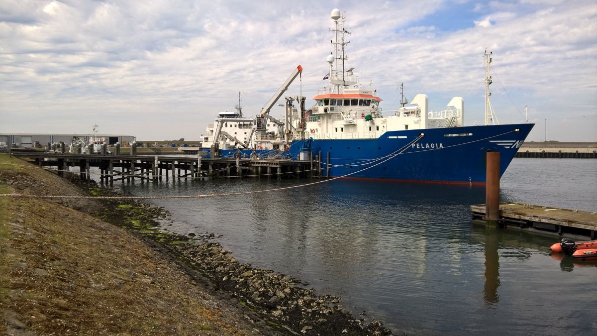 NIOZ research vessel Pelagia (© NIOZ). 