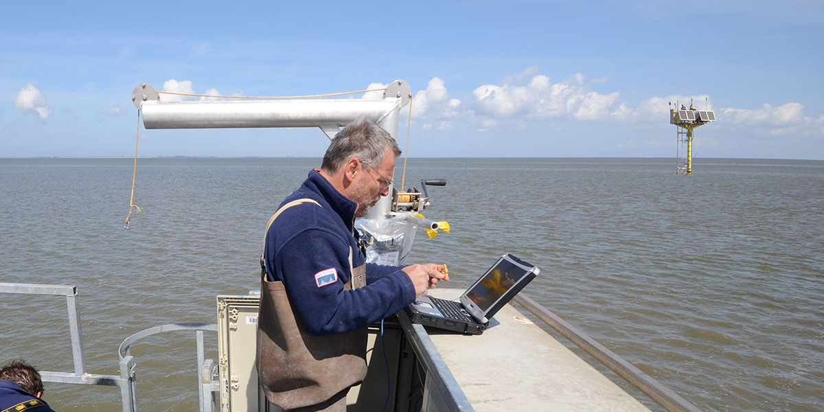 Novel techniques to sample phytoplankton activity