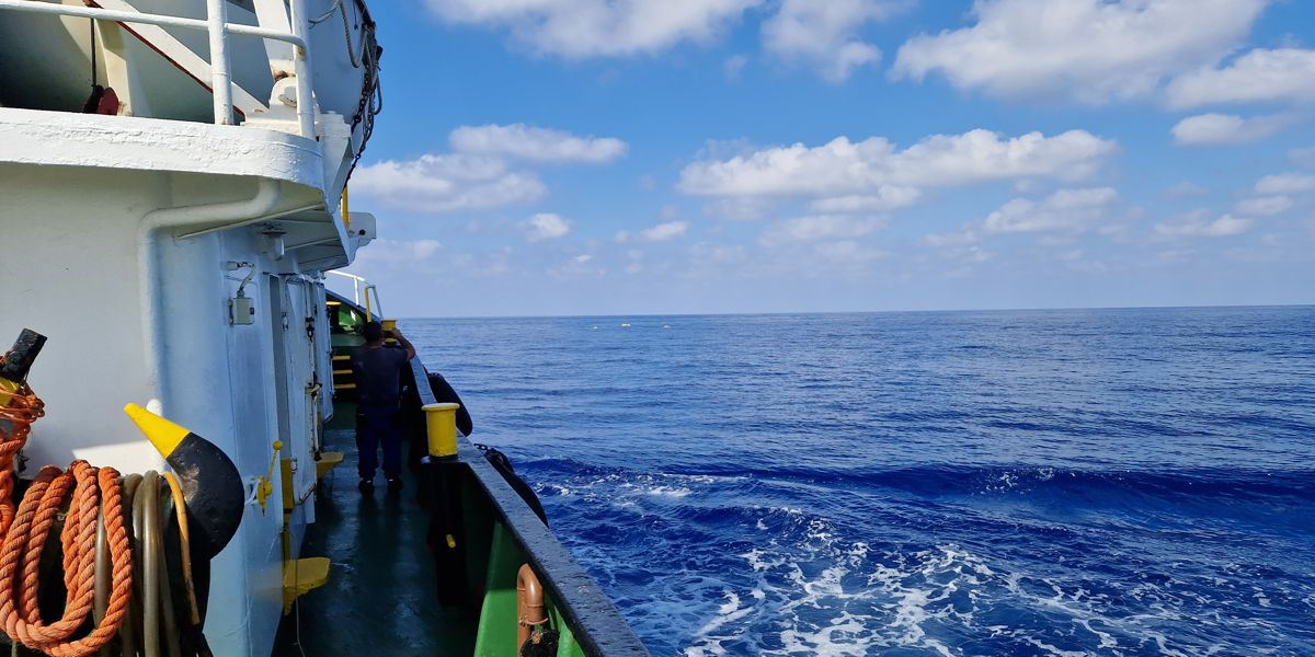 With calm conditions like this, the top floats of the mooring are spotted easily.