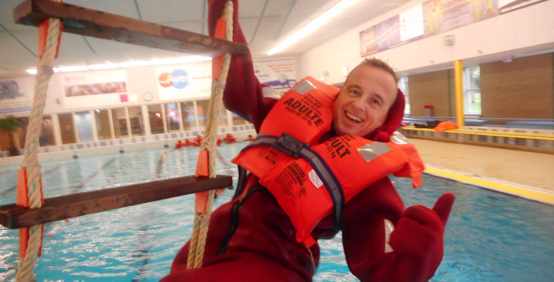 I managed to climb out of the water: thumbs up!