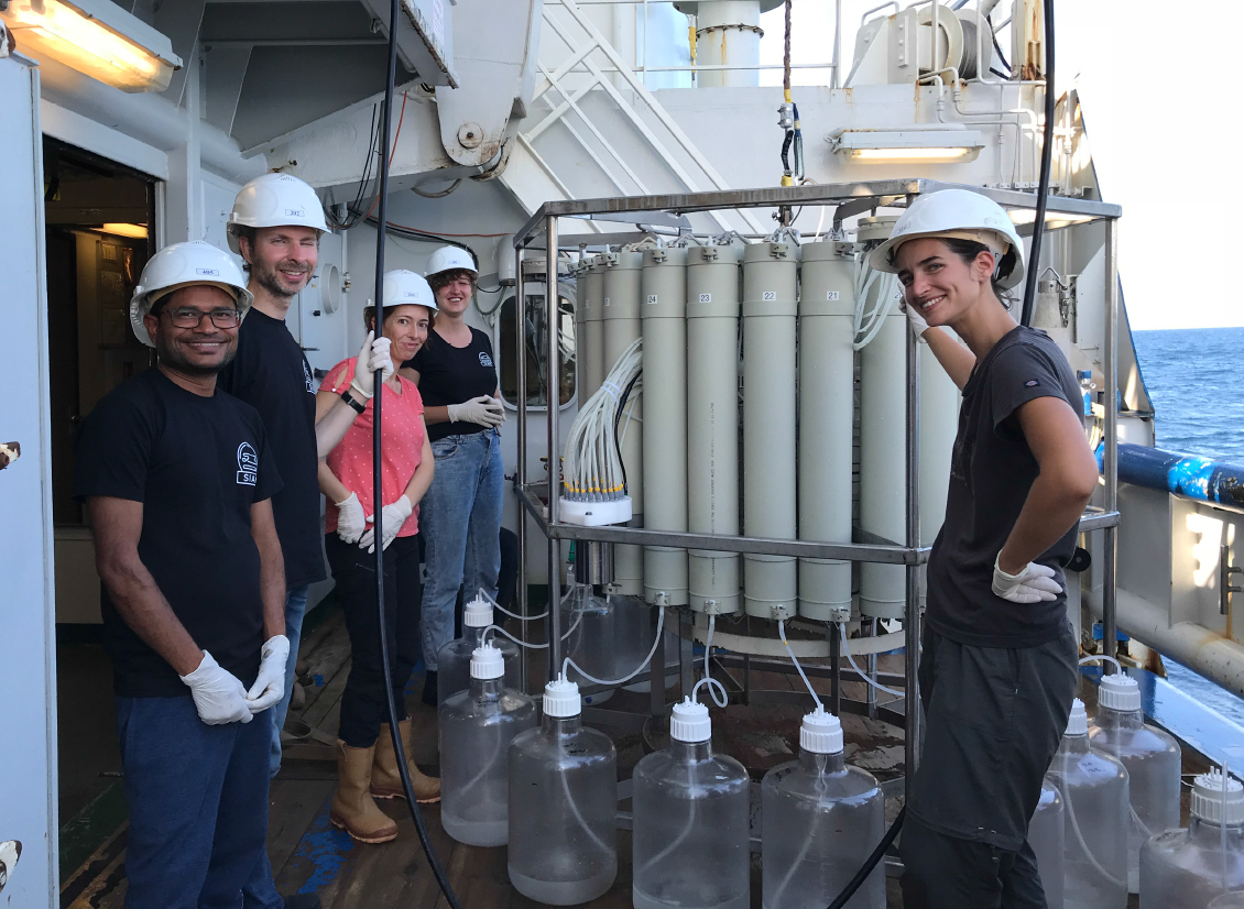 The NIOZ crew on deck of the RV Pelagia with the CTD. 