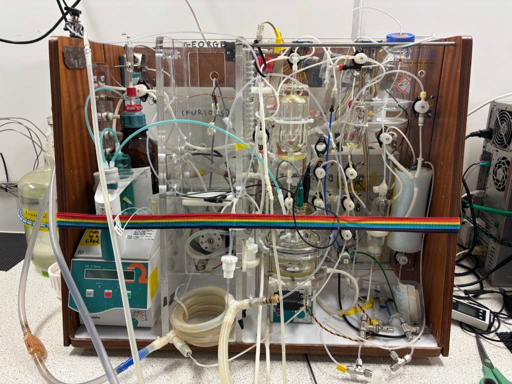 The VINDTA used to measure Total Alkalinity