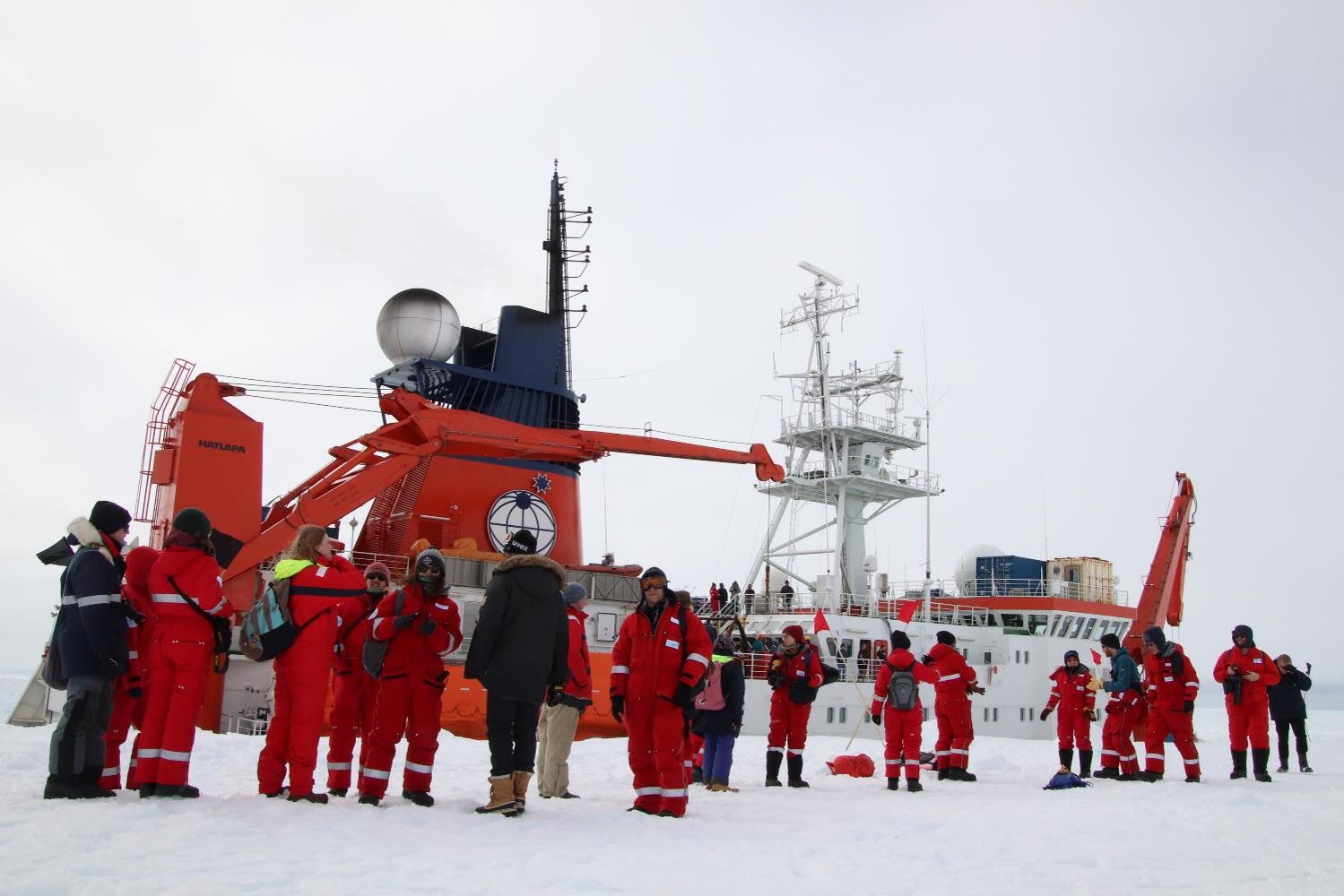 The ship looks remarkably small on the ice edge while we are streching our legs. Photo: Sven Pont. 