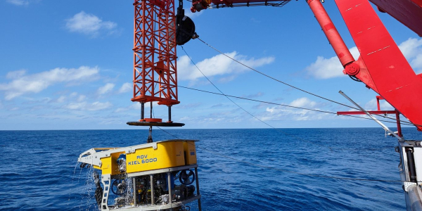 ROV back on deck (photo by Tim Kalvelage)