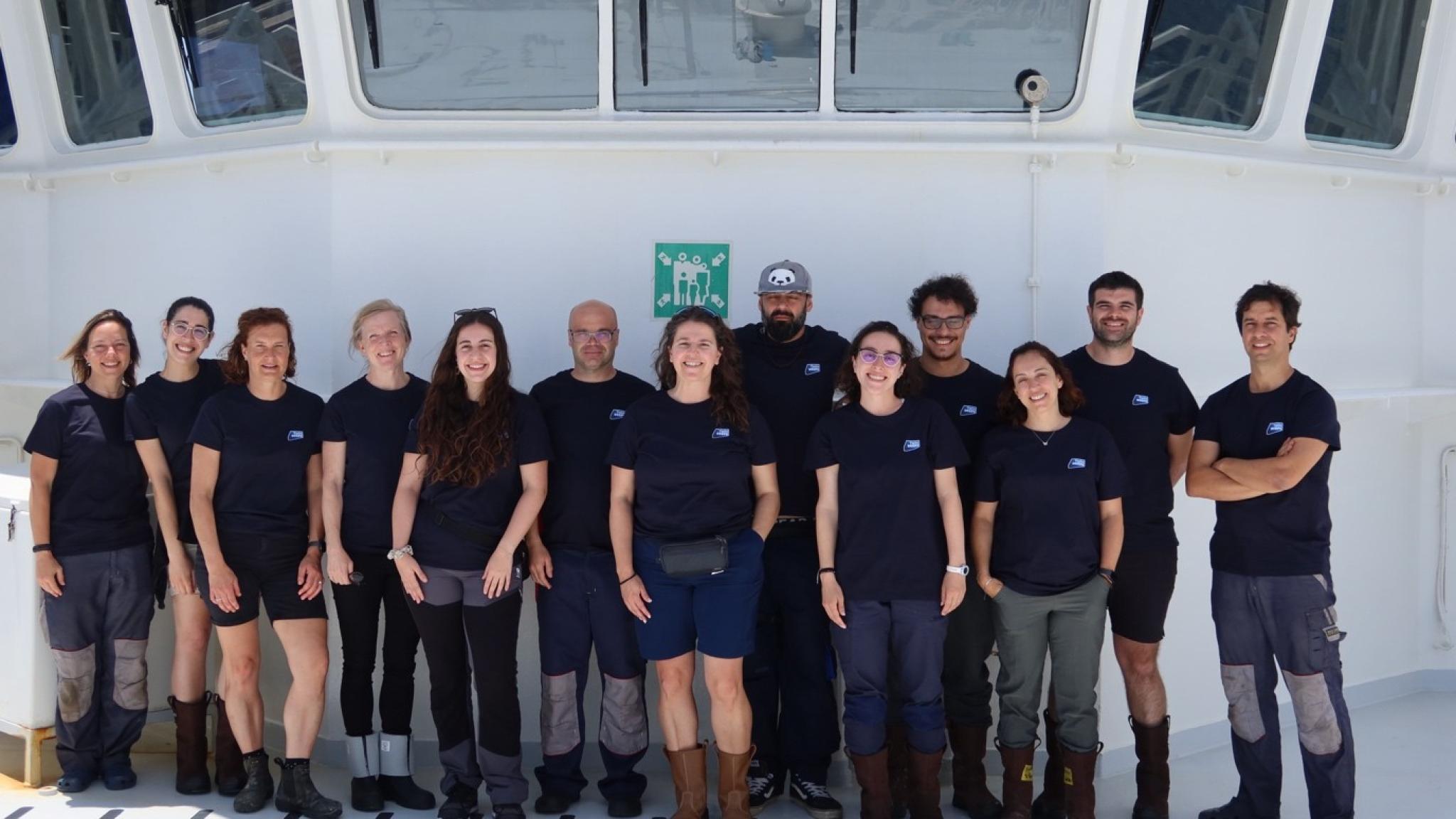 The TwinDEEPS scientific crew on deck just before starting the big exploration adventure.