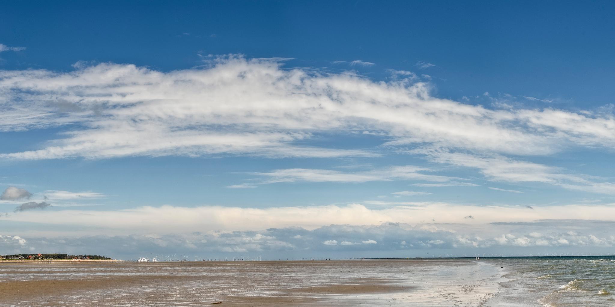 Panoramic photo in the deserted mudflats of the North Sea. (photo: Frank Wagner)